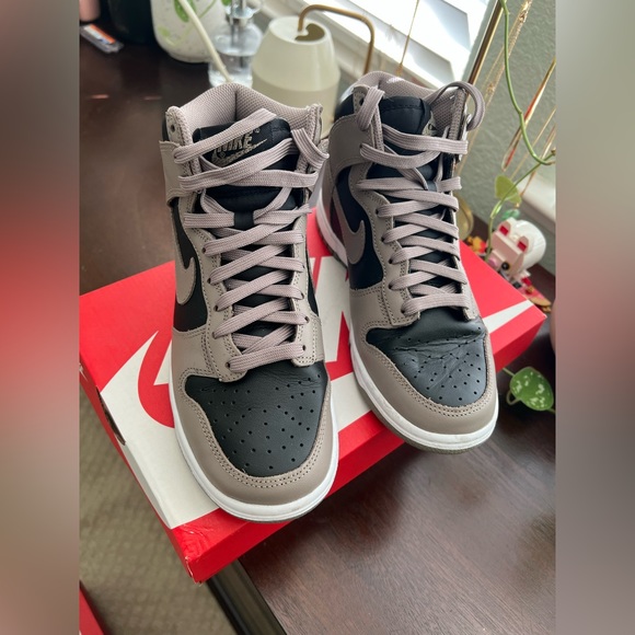 Nike Dunk High - Picture 2 of 4